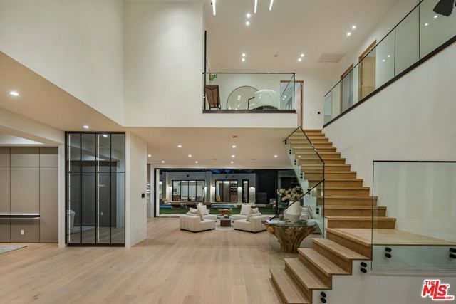 17055 Rancho Street, Encino (los Angeles), CA 91316
