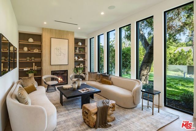 17055 Rancho Street, Encino (los Angeles), CA 91316