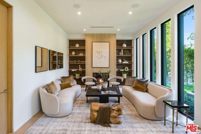 17055 Rancho Street, Encino (los Angeles), CA 91316