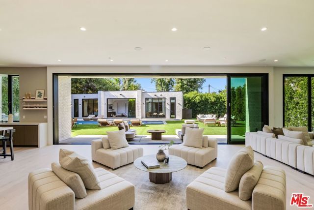 17055 Rancho Street, Encino (los Angeles), CA 91316