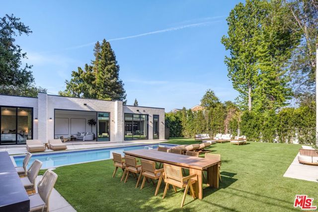 17055 Rancho Street, Encino (los Angeles), CA 91316