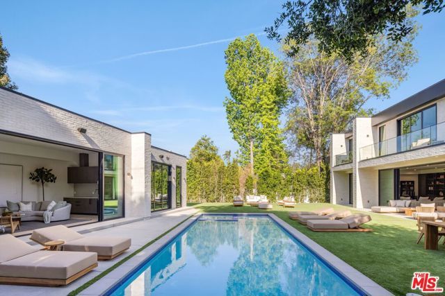 17055 Rancho Street, Encino (los Angeles), CA 91316