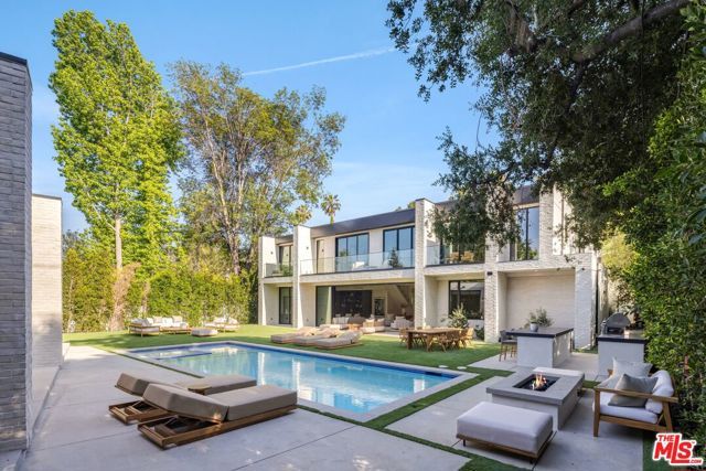 17055 Rancho Street, Encino (los Angeles), CA 91316