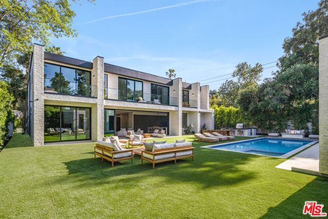 17055 Rancho Street, Encino (los Angeles), CA 91316
