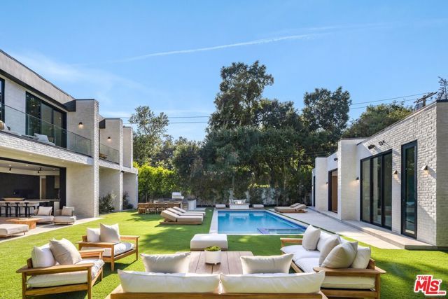 17055 Rancho Street, Encino (los Angeles), CA 91316