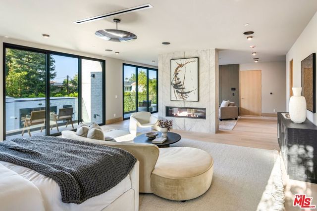 17055 Rancho Street, Encino (los Angeles), CA 91316