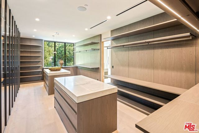 17055 Rancho Street, Encino (los Angeles), CA 91316