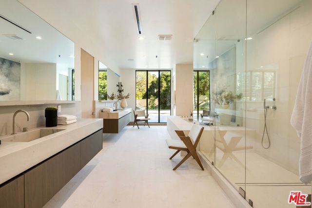 17055 Rancho Street, Encino (los Angeles), CA 91316