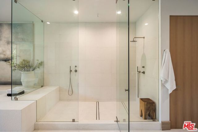 17055 Rancho Street, Encino (los Angeles), CA 91316