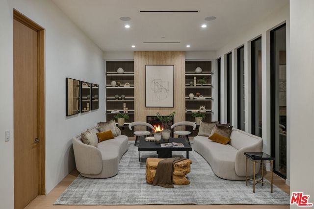 17055 Rancho Street, Encino (los Angeles), CA 91316