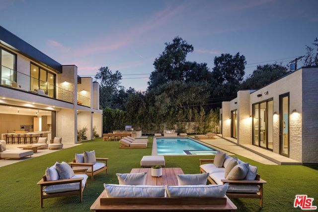 17055 Rancho Street, Encino (los Angeles), CA 91316