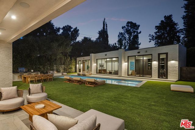 17055 Rancho Street, Encino (los Angeles), CA 91316