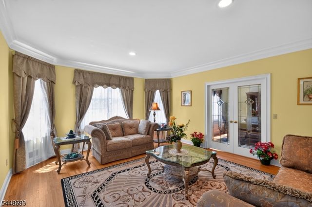 6 Alana Ct, Warren Twp., NJ 07059
