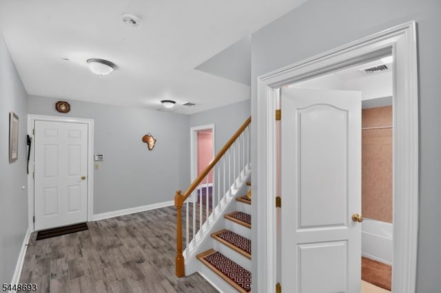 6 Alana Ct, Warren Twp., NJ 07059