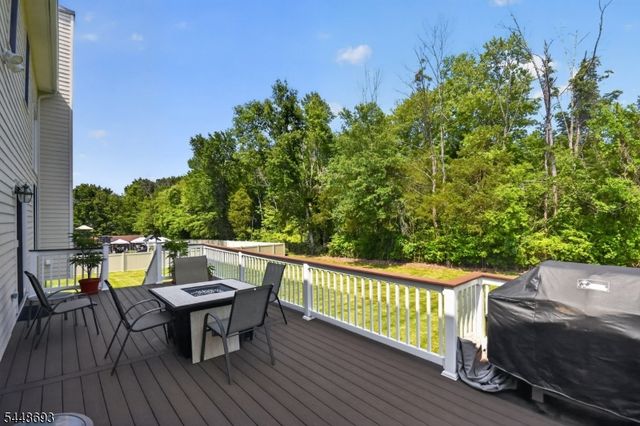 6 Alana Ct, Warren Twp., NJ 07059