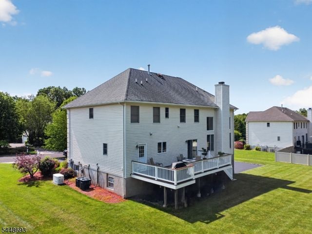 6 Alana Ct, Warren Twp., NJ 07059