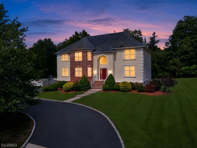6 Alana Ct, Warren Twp., NJ 07059