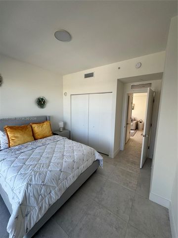 239 SW 9th St 1405, Miami, FL 33130