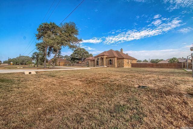 125 BUCKS LN, La Vernia, TX 78121