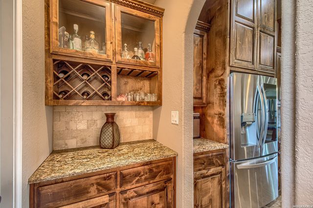 125 BUCKS LN, La Vernia, TX 78121