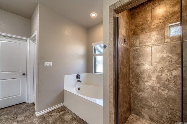 125 BUCKS LN, La Vernia, TX 78121