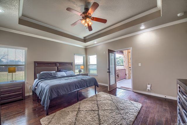 125 BUCKS LN, La Vernia, TX 78121