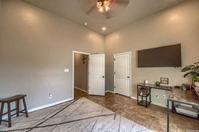 125 BUCKS LN, La Vernia, TX 78121