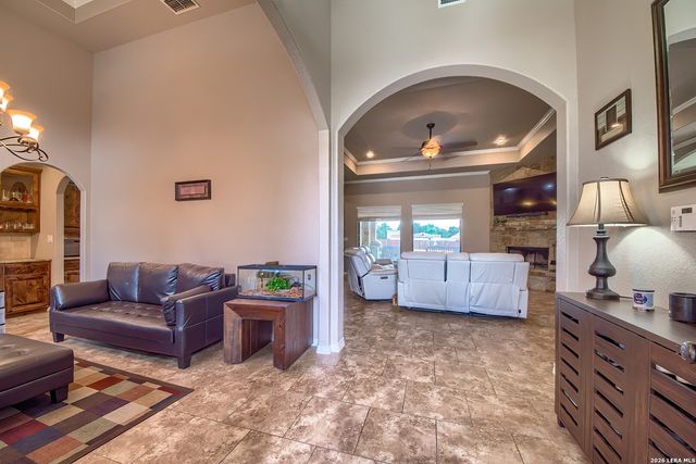 125 BUCKS LN, La Vernia, TX 78121