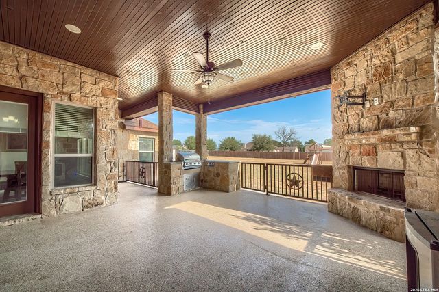 125 BUCKS LN, La Vernia, TX 78121