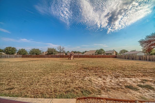 125 BUCKS LN, La Vernia, TX 78121