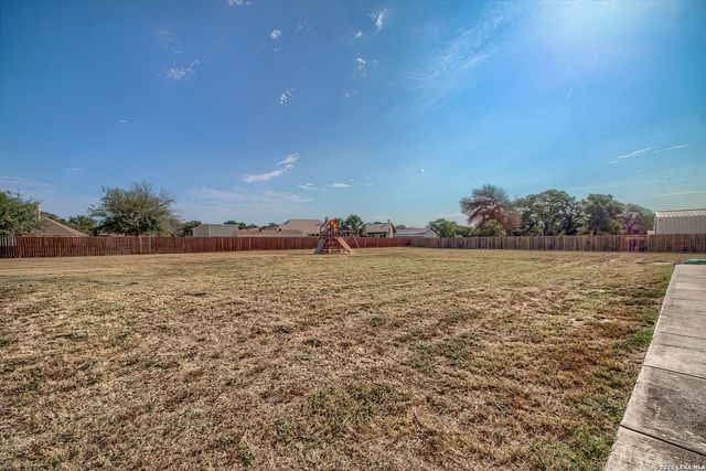 125 BUCKS LN, La Vernia, TX 78121