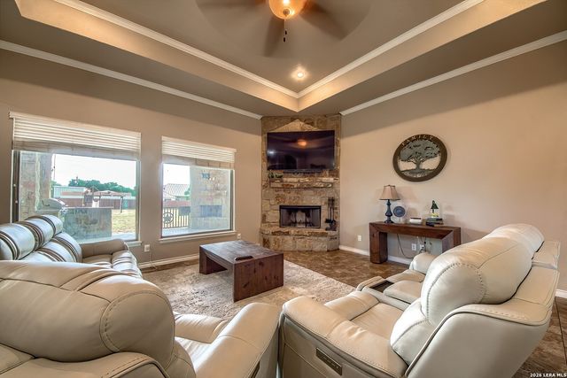 125 BUCKS LN, La Vernia, TX 78121