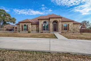 125 BUCKS LN, La Vernia, TX 78121