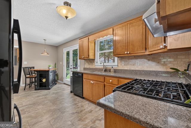 275 Pine Tree Lane, Mcdonough, GA 30252