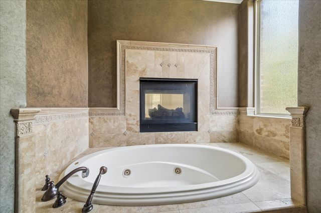 1518 Graystone Creek Court, Kingwood, TX 77345