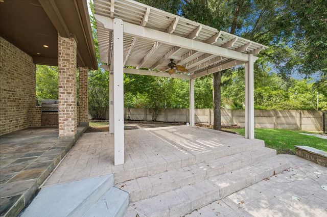 1518 Graystone Creek Court, Kingwood, TX 77345
