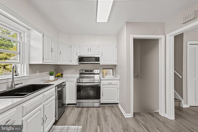 1247 S GLEBE RD, Montross, VA 22520