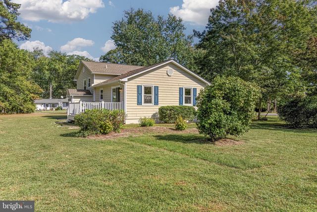 1247 S GLEBE RD, Montross, VA 22520