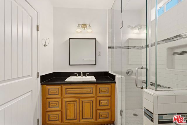 1825 Middleton Place, Los Angeles, CA 90062