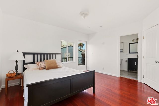 1825 Middleton Place, Los Angeles, CA 90062