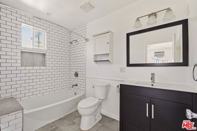 1825 Middleton Place, Los Angeles, CA 90062