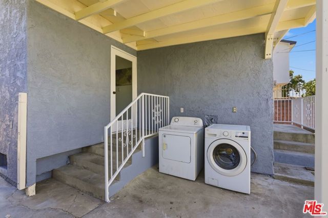 1825 Middleton Place, Los Angeles, CA 90062