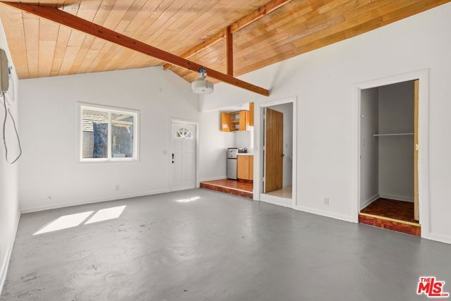 1825 Middleton Place, Los Angeles, CA 90062