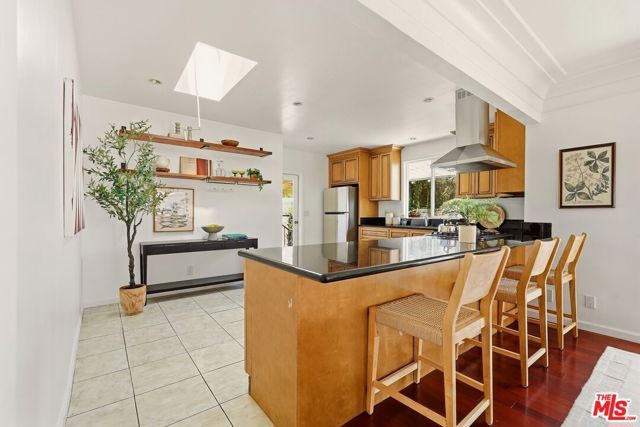 1825 Middleton Place, Los Angeles, CA 90062