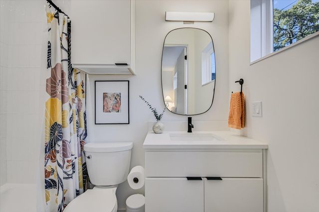 410 W Alpine RD 3, Austin, TX 78704