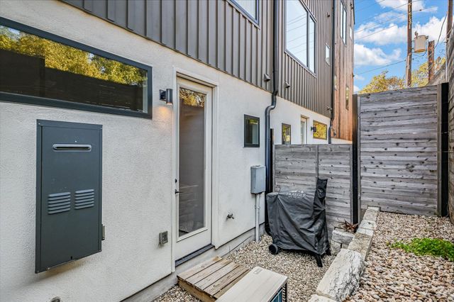 410 W Alpine RD 3, Austin, TX 78704