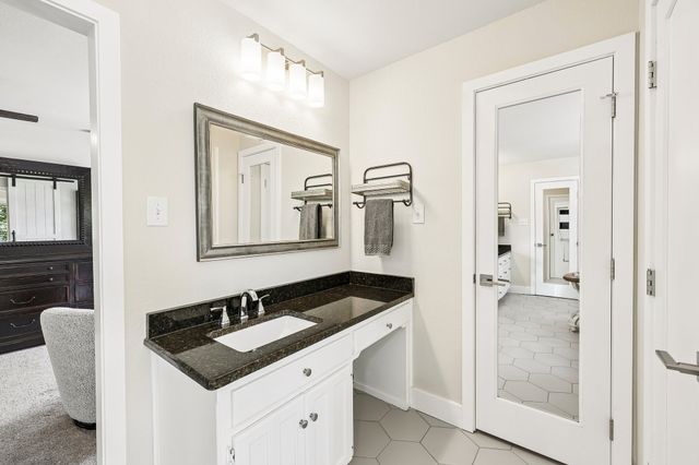 711 Bandit Trail, Keller, TX 76248