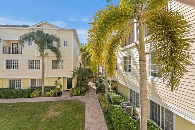 9817 MEADOW FIELD CIRCLE 9817, Tampa, FL 33626