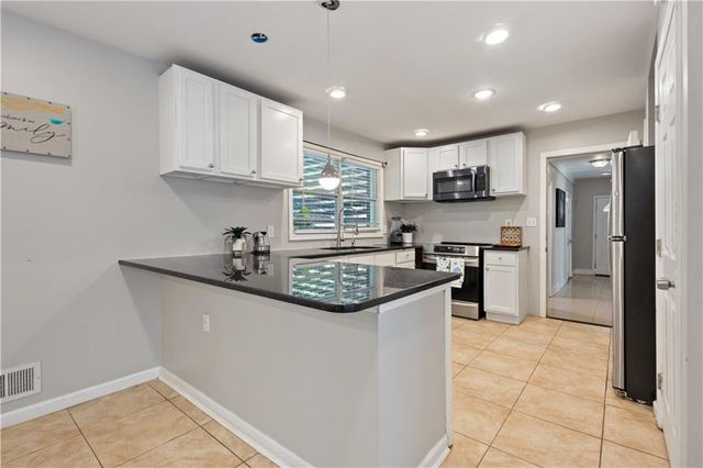 154 Dollar Mill Road SW, Atlanta, GA 30331