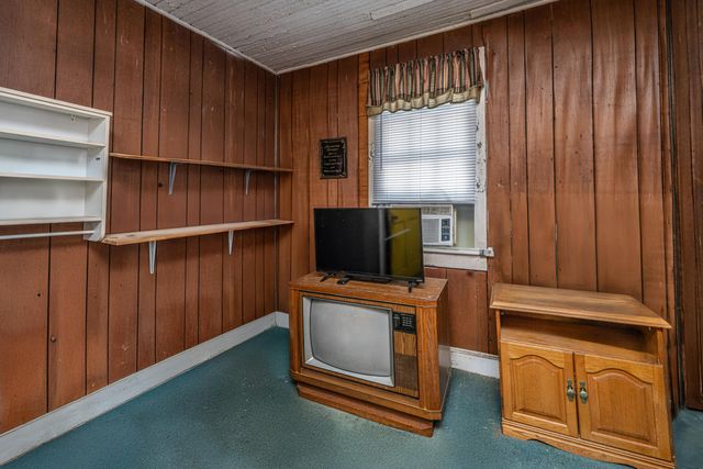 200 Fishburne Street, Charleston, SC 29403